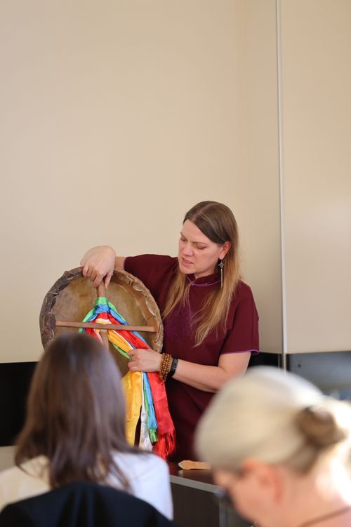 В Полпредстве Тувы в Москве прошла встреча с этнографом из Санкт-Петербурга
