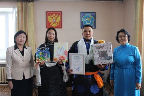 В Овюрском районе зарегистрировали первый брак 2024 года