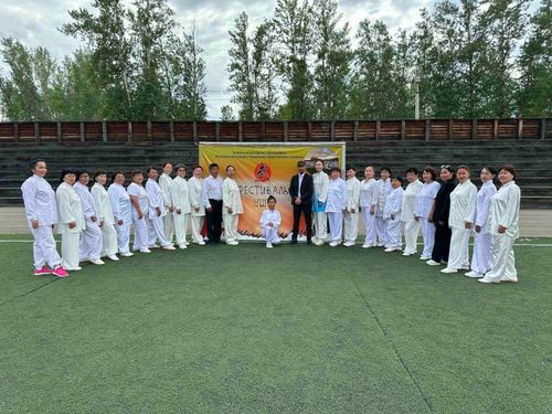 В городе Чадане прошел фестиваль ушу среди старшего поколения