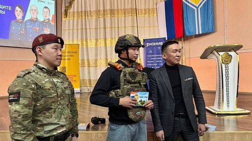 «Тываның маадырлары» программаның киржикчилери көдээ ажыл-агый техникумунуң сургуулдары-биле ада-чуртчу ужуражылганы эрттирген