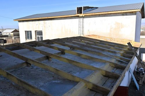 Глава Тувы проинспектировал ход капитального ремонта Дома культуры в селе Бай-Даге