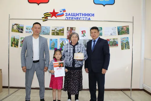 В Туве наградили юных художников