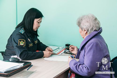 В Туве сотрудники УФССП оказали консультативную помощь мобилизованным гражданам и членам их семей
