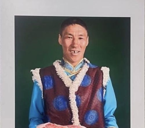 Молодой яковод Кара-Кат Донгак представил Туву на фотовыставке в центре Москвы