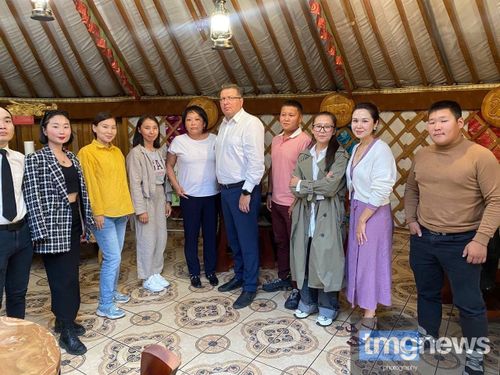 Министр образования республики провел встречу с молодежью Тувы, которая развивает кластер допобразования