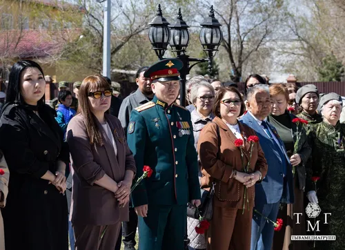 К 80-летию Великой Победы у мемориала «Кызыл Кош» прошла церемония возложения цветов
