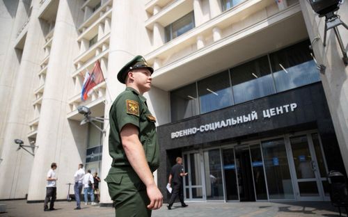 Сотрудники Военно-социального центра минобороны оказали содействие в исключении раненого участника СВО из личного состава