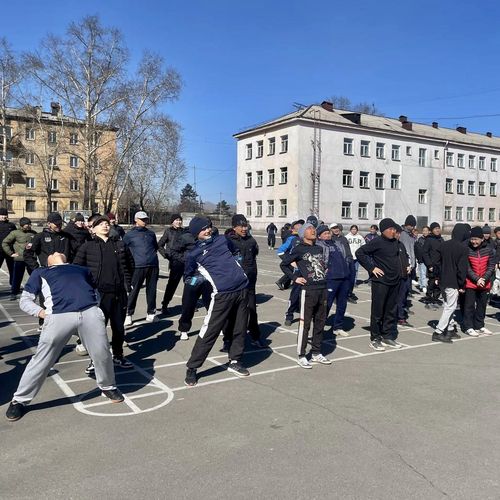 Профессиональный боец ММА провёл зарядку для воспитанников Тувинского кадетского корпуса