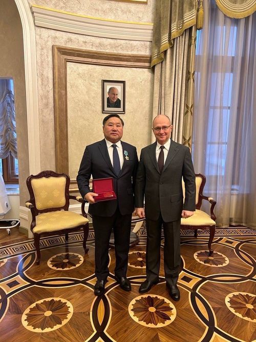 Президент России наградил Главу Тувы Владислава Ховалыга орденом Дружбы