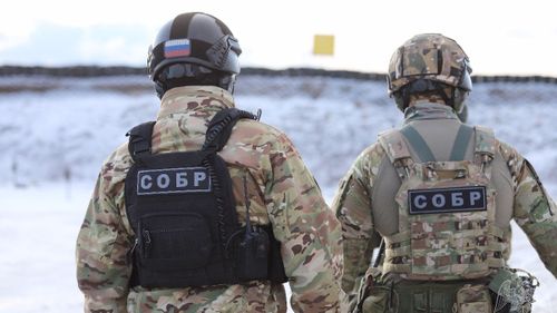 В Туве задержали двух мужчин, подозреваемых в убийстве женщины