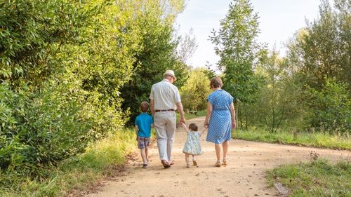 Сегодня в России - День бабушек и дедушек