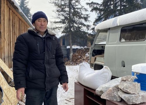 Көдээ ишчилерге үш тонна суланы дамчыткан