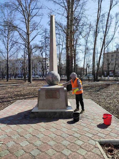 В столице Тувы после зимы благоустраивают скверы и парки