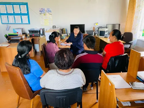 Детский омбудсмен Тувы посетила Улуг-Хемский район