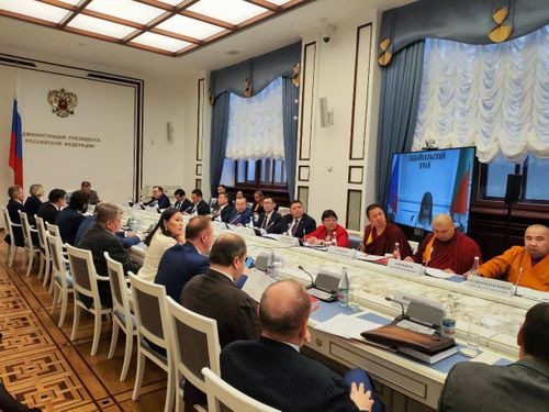 Владислав Ховалыг обсудил подготовку к буддийскому форуму на заседании Попечительского совета