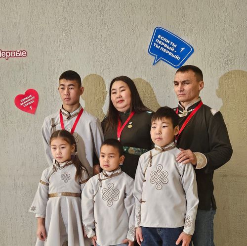 Семьи из Тувы могут стать участниками конкурса «Семья года»
