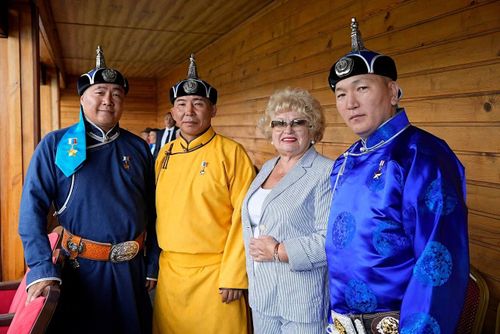 Глава Тувы поздравил Героя России Чалыма Чулдум-оола с днем рождения