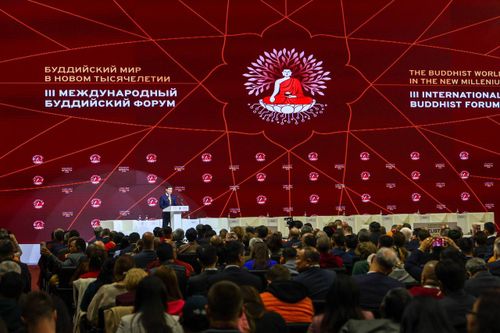 III Международный буддийский форум в Элисте объединил более 7 тысяч человек из 35 стран мира