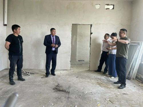 Алексей Сазан-оол өөредилге объектилеринде үндезин септелге ажылдарын хынаан