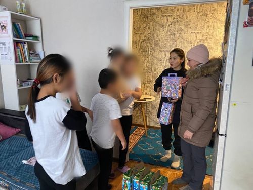 Детям участников СВО вручили новогодние подарки