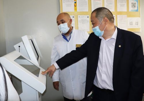 Анатолий Югай проверил работу Республиканской детской больницы