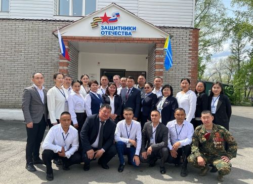 «Ада-чурт камгалакчылары» күрүне фондузунуң салбырында бүгү талалыг дузаны чедирип турар