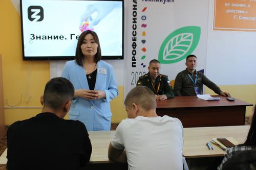 Студенты и школьники села Балгазын встретились с участниками спецоперации