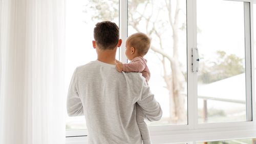 Какие меры поддержки существуют для отцов, воспитывающих детей в одиночку