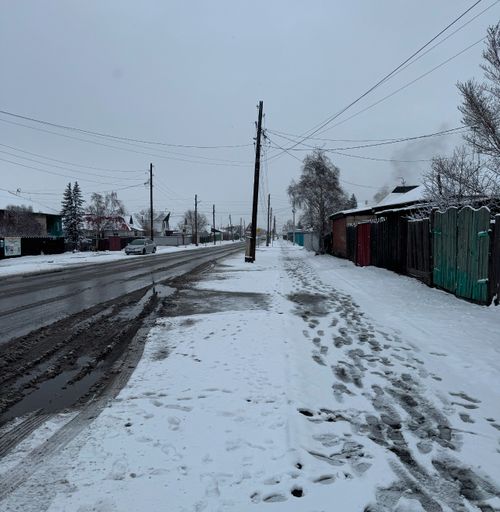 Внимание! Дорожные службы рекомендуют водителям проявлять особую осторожность на дорогах из-за снегопада