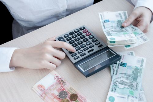 Алдынай Чарбуу: "Пособия будут всем выплачиваться вовремя, никаких сбоев не будет"