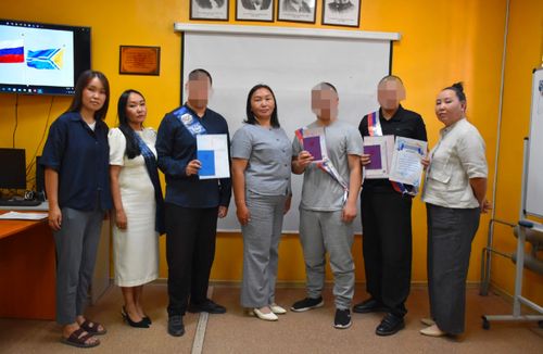 В СИЗО Кызыла несовершеннолетним вручили аттестаты об образовании