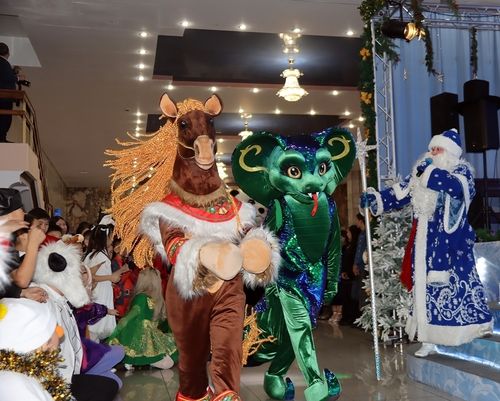 Дээди Хуралдың Чаа чыл байырлалынга чартык муң уруг киришкен