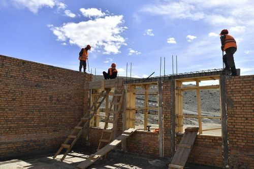 Минстрой Тувы утвердил среднемесячную оплату для рабочих первого разряда в строительстве