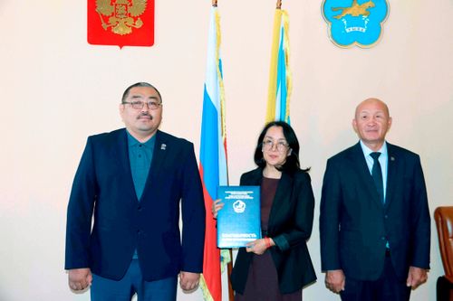 В Туве наградили волонтеров, оказывающих гуманитарную помощь военным в Красноярском крае