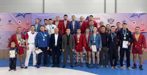 В Туве прошел чемпионат республики по самбо среди мужчин