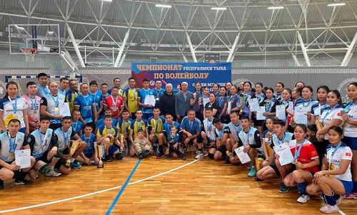 Тывада хол бөмбүү – спорттуң эң нептереңгей хевири