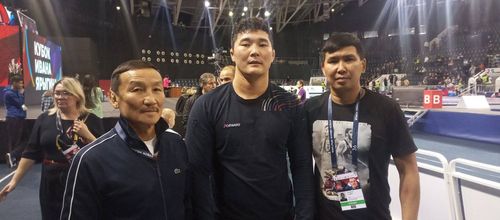 Глава Тувы выразил поздравления борцам за достижения на турнире Ивана Ярыгина