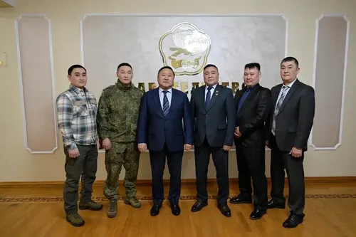 Владислав Ховалыг встретился с участниками СВО, прибывшими в отпуск