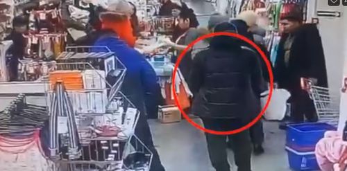 Меланхоличный вор-неудачник из Кызыла попал на записи видеокамер