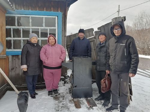 Специалист Госфонда в Тандинском районе оказывает помощь ветеранам боевых действий и семьям погибших участников СВО