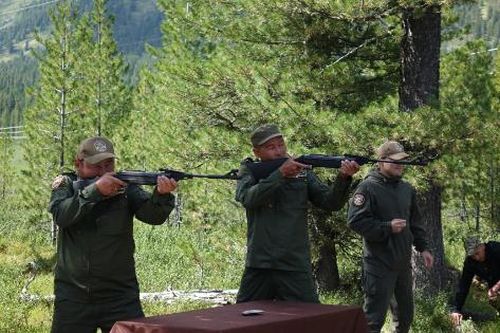 Тува гарантирует бесплатное страхование жизни и здоровья охотинспекторам