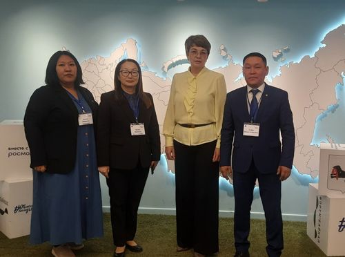 Делегация из Тувы принимает участие в стратегической сессии по реализации программ Национальной социальной инициативы в Сибири