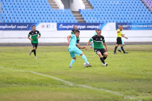 Товарищеский матч между Тувой и Хакасией закончился в пользу хозяев поля
