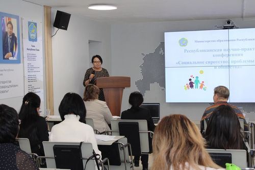 В Туве нашли пути решения «социального сиротства»