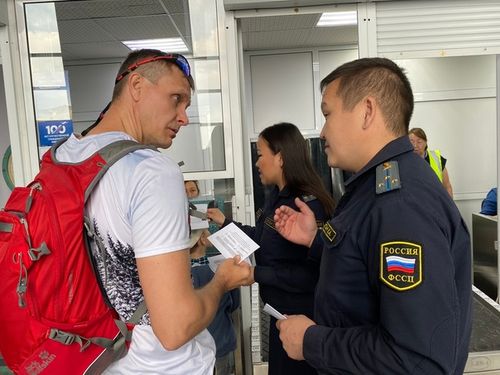 Судебные приставы Тувы провели акцию «Узнай о своих долгах»