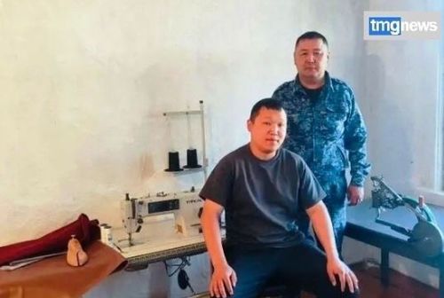 Күрүне деткимчезиниң ачызында тыва национал идик-хеп даарап...
