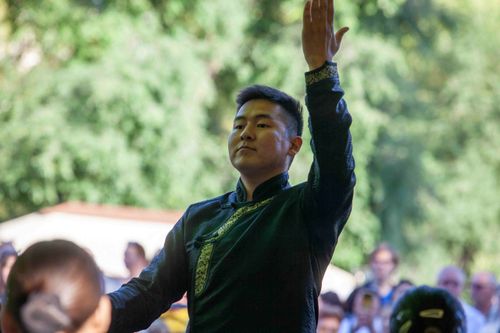 Тувинский оркестр выступил в Черногорском парке в Абакане