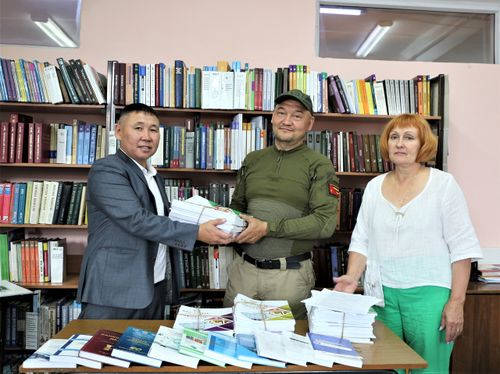 Научные библиотеки Тувы и Донецка обменялись научной литературой