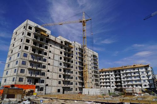 В Туве поздравили и наградили лучших работников строительной отрасли