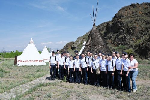 В Кызылском ПКУ проходят летнюю практику кадеты из Оренбурга